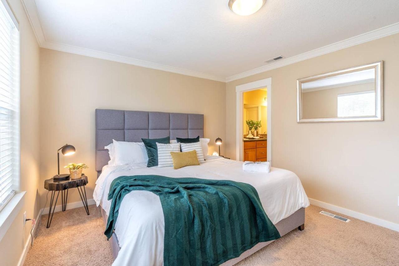 Modern Home, Four Bedrooms, King Beds Tigard Luaran gambar